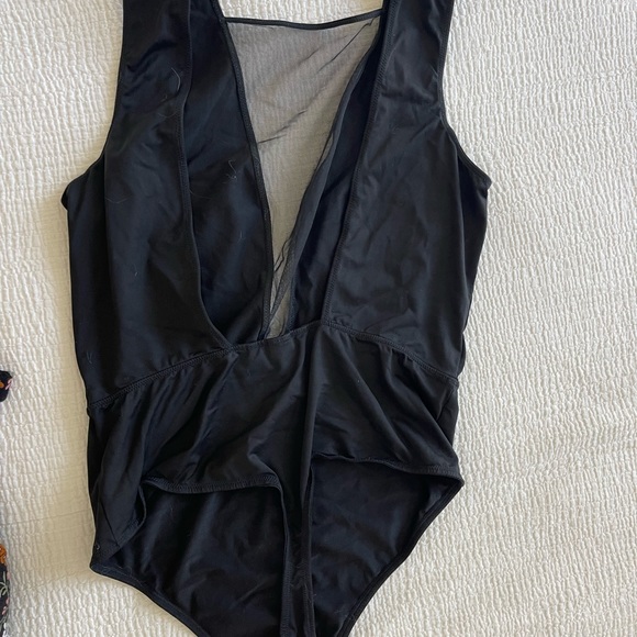 🖤Victorias Secret Black Bodysuit and Abercrombie & Fitch Skirt - Picture 2 of 6